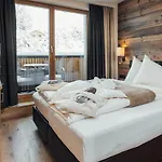 Garni Alpenjuwel Residenz Otel 4*