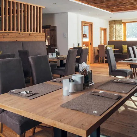 Garni Alpenjuwel Residenz מלון 4*